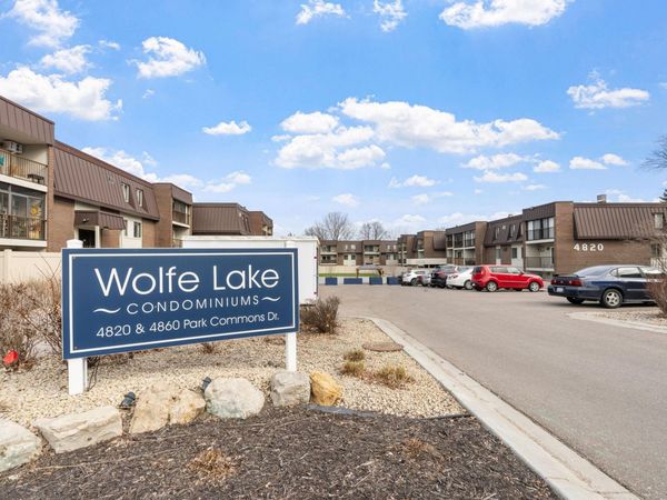 4820 Park Commons Drive, Unit 21, Saint Louis Park, MN 55416