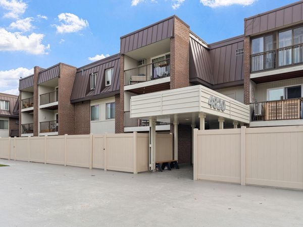 4820 Park Commons Drive, Unit 21, Saint Louis Park, MN 55416