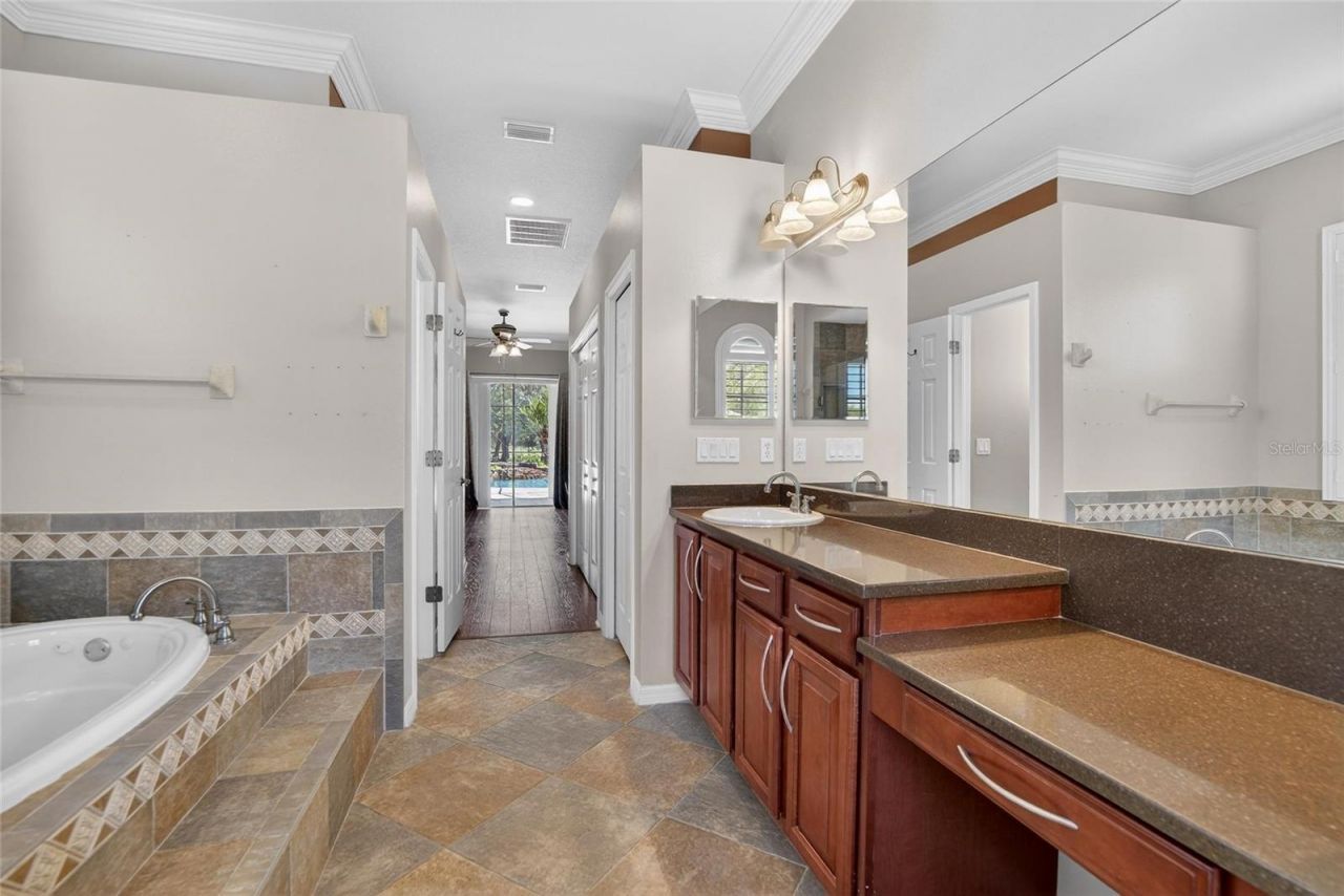 9454 Swift Creek Circle , Dover, FL 33527 Photo