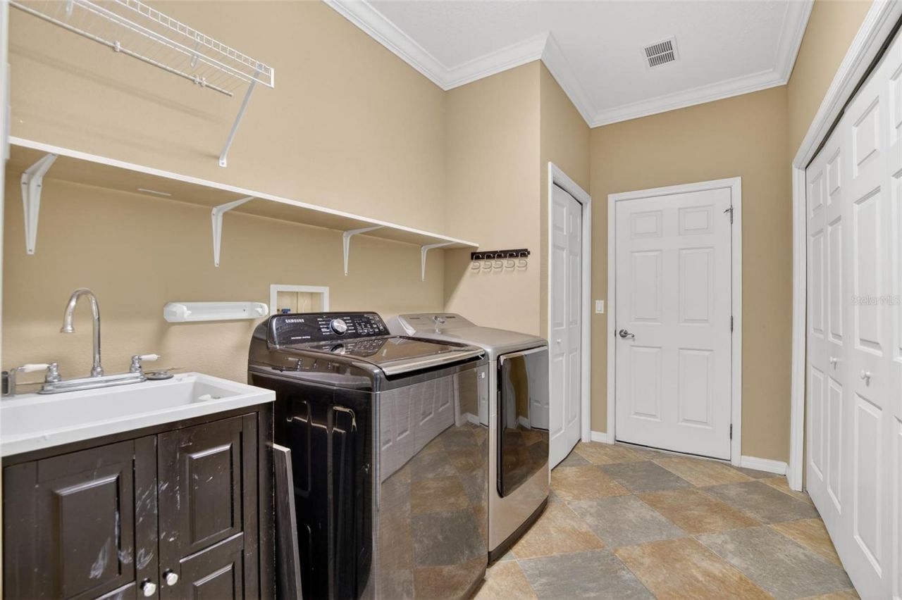 9454 Swift Creek Circle , Dover, FL 33527 Photo