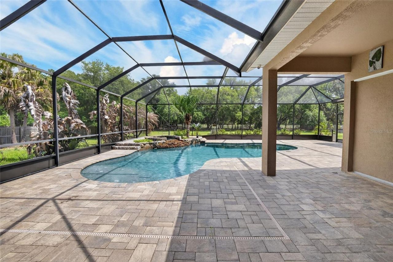 9454 Swift Creek Circle , Dover, FL 33527 Photo