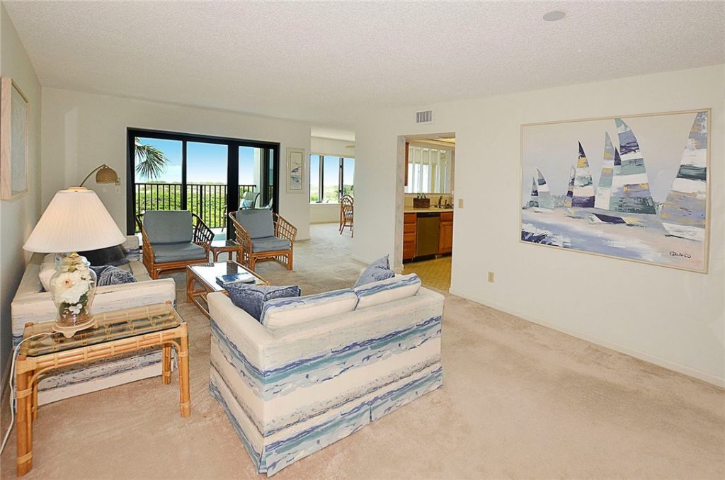 1616 Ocean Drive, Unit 305, Vero Beach, FL 32963 Photo