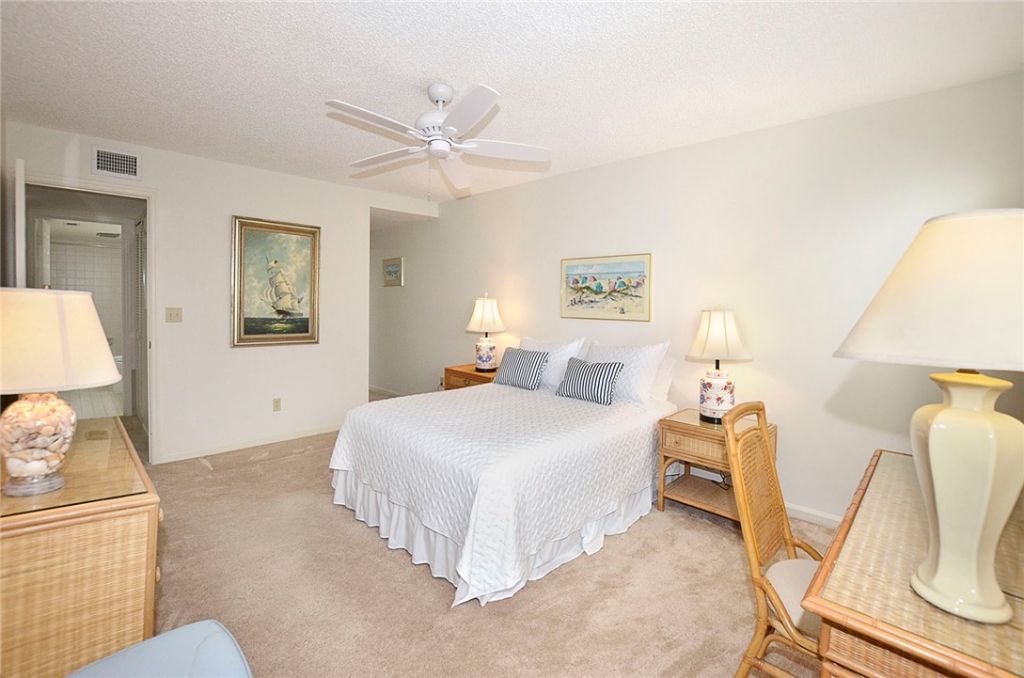 1616 Ocean Drive, Unit 305, Vero Beach, FL 32963 Photo