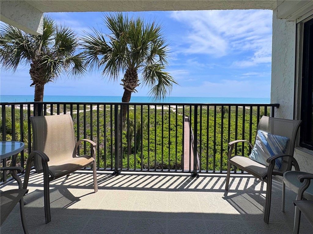1616 Ocean Drive, Unit 305, Vero Beach, FL 32963 Photo