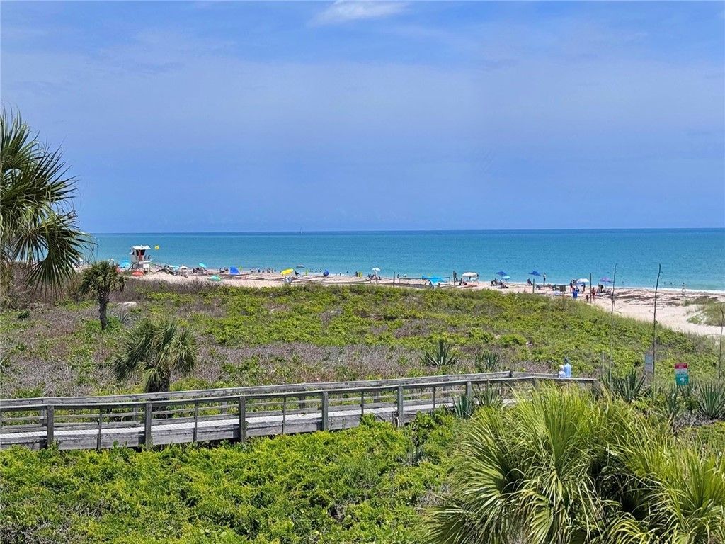 1616 Ocean Drive, Unit 305, Vero Beach, FL 32963 Photo