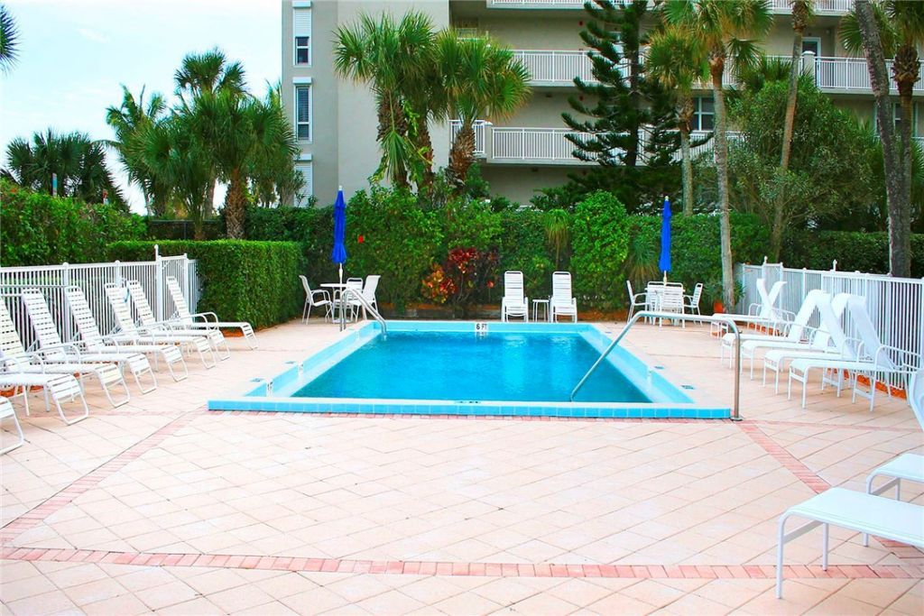 1616 Ocean Drive, Unit 305, Vero Beach, FL 32963 Photo