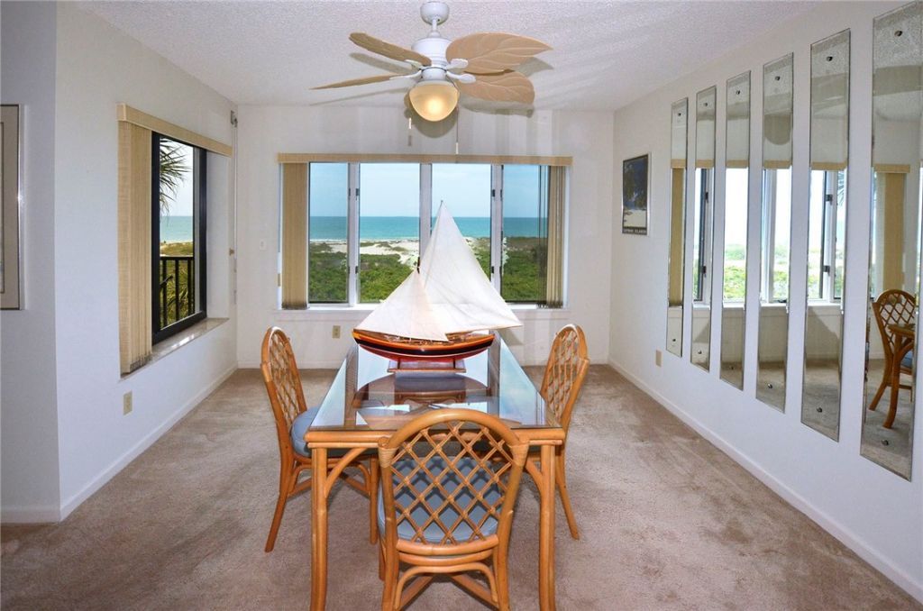 1616 Ocean Drive, Unit 305, Vero Beach, FL 32963 Photo