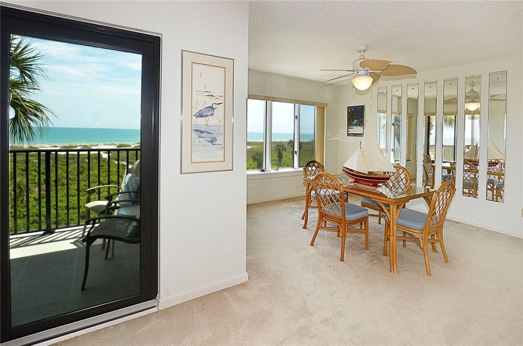 1616 Ocean Drive, Unit 305, Vero Beach, FL 32963 Photo