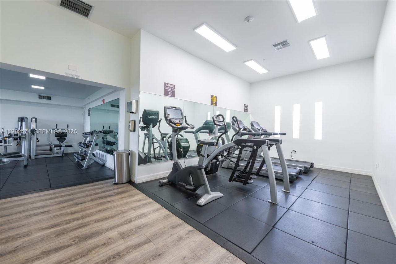 816 NW 11th St, Unit 606, Miami, FL 33136 Photo