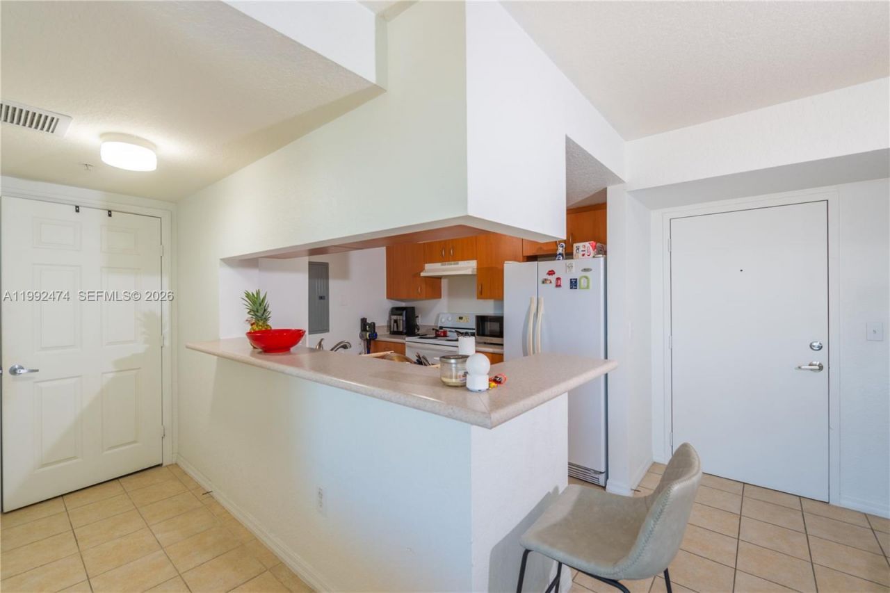 816 NW 11th St , Unit 606, Miami, FL 33136 Photo