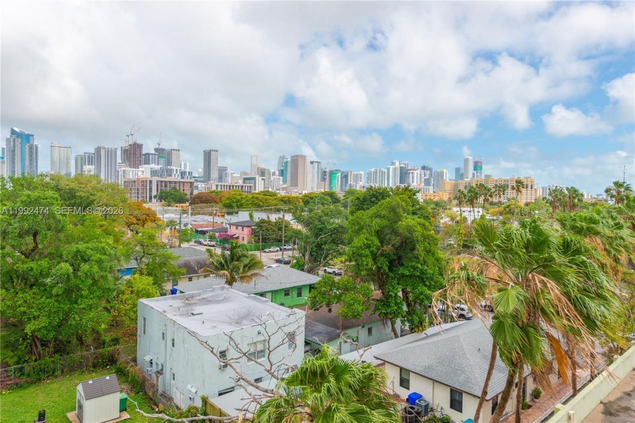 816 NW 11th St , Unit 606, Miami, FL 33136 Photo