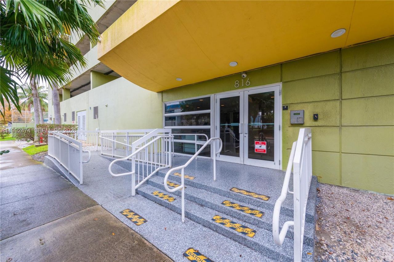 816 NW 11th St , Unit 606, Miami, FL 33136 Photo