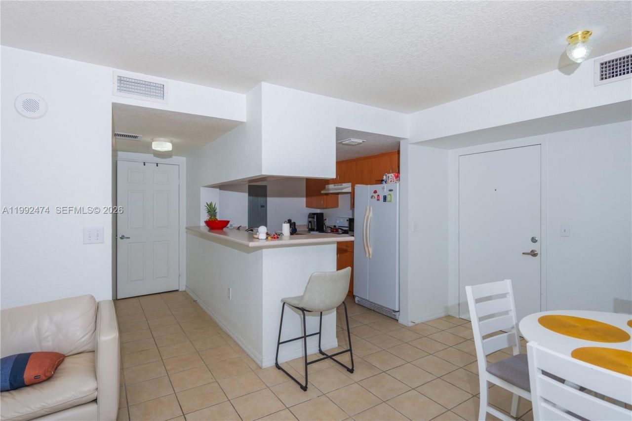 816 NW 11th St , Unit 606, Miami, FL 33136 Photo
