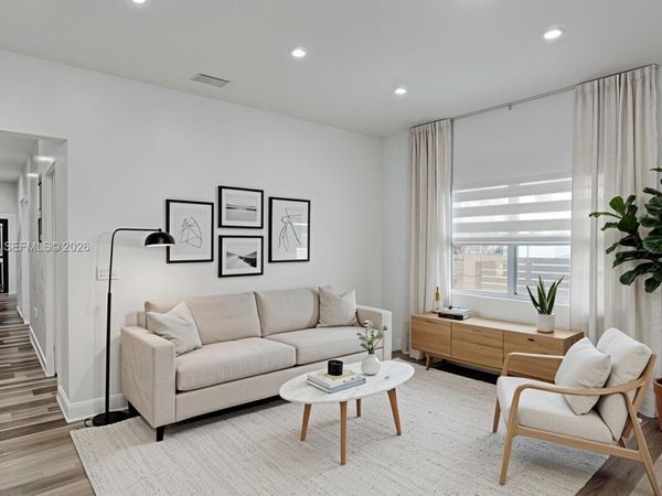 2135 SW 4th St , Miami, FL 33135