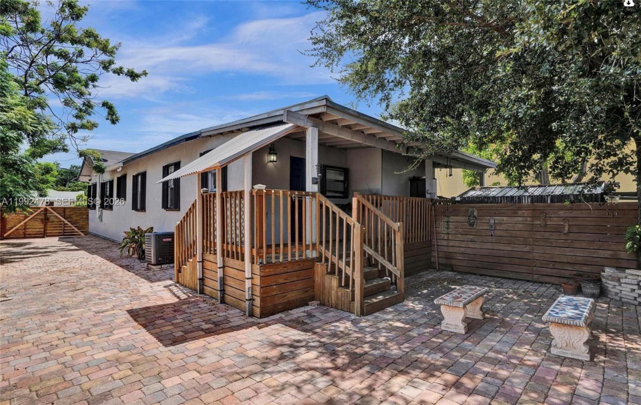 2135 SW 4th St , Miami, FL 33135 Photo