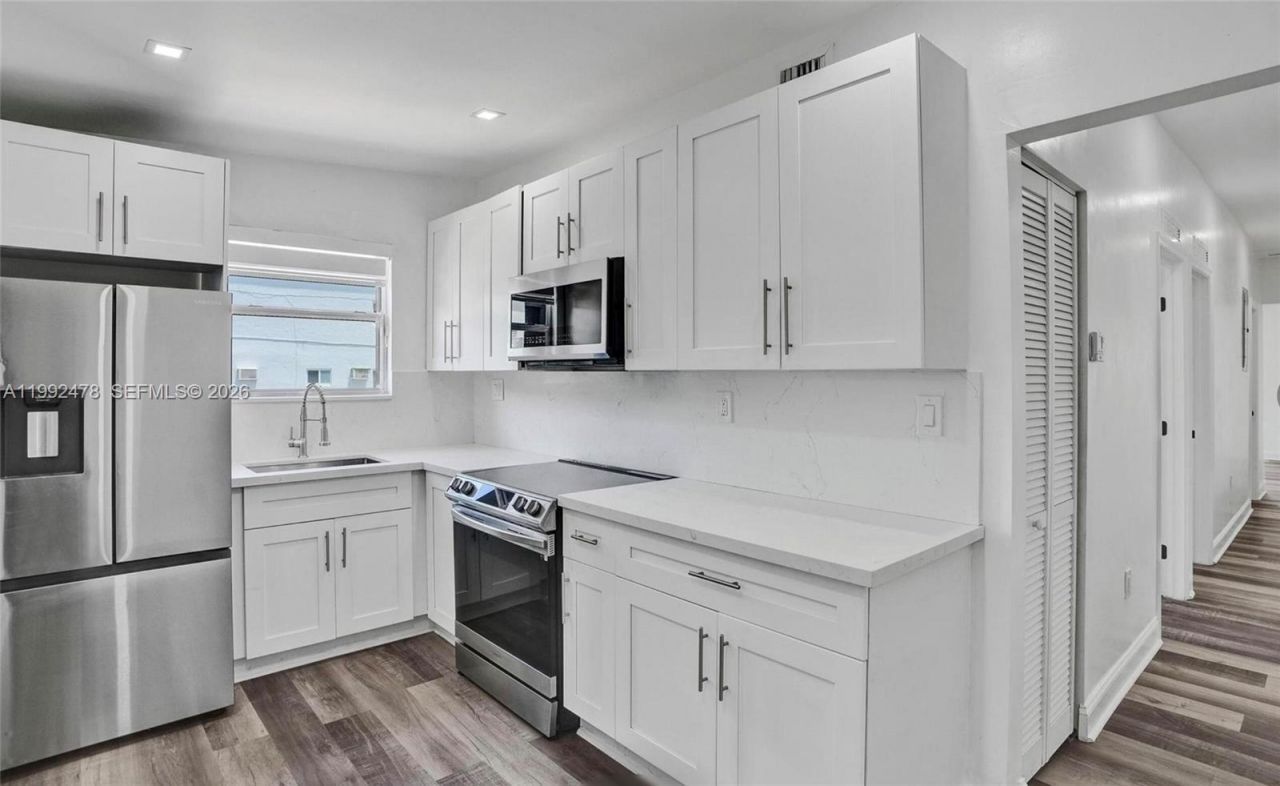 2135 SW 4th St , Miami, FL 33135 Photo