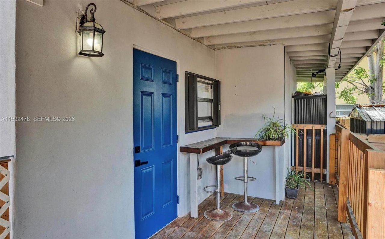 2135 SW 4th St , Miami, FL 33135 Photo