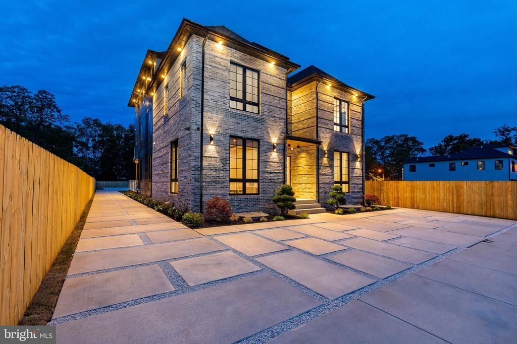 9739 00 KREWSTOWN ROAD , PHILADELPHIA, PA 19115