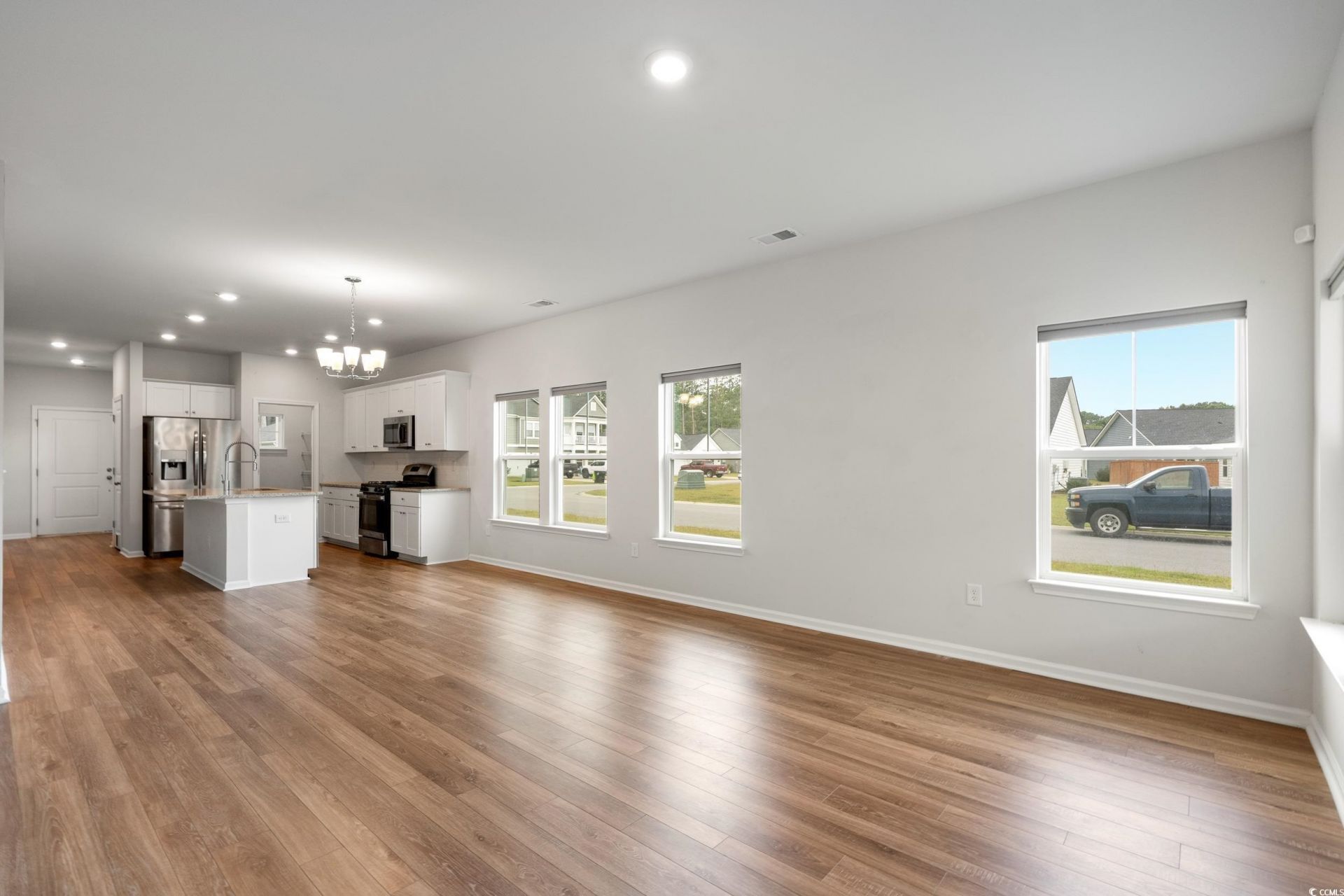 245 Craigflower Ct. Photo 8