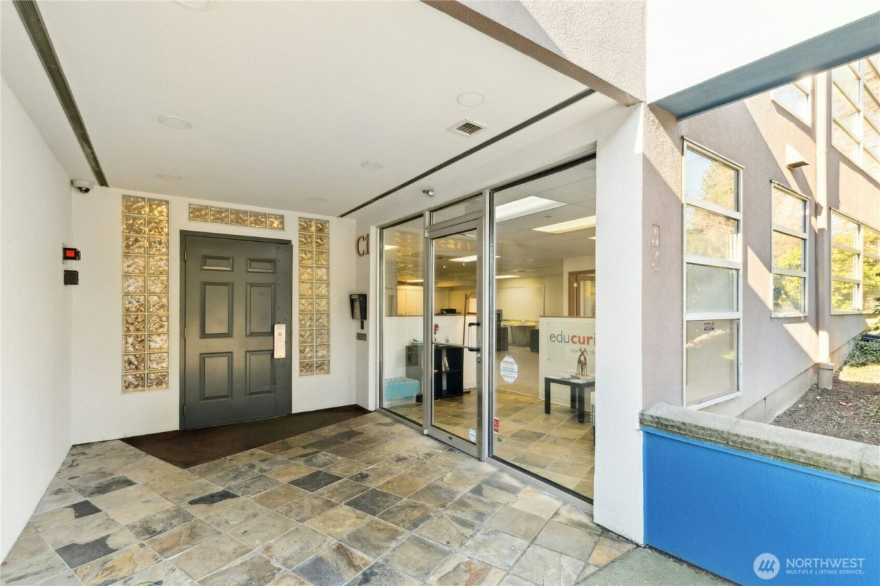 3919 Latona Avenue Ne, Unit C1, Seattle, WA 98105