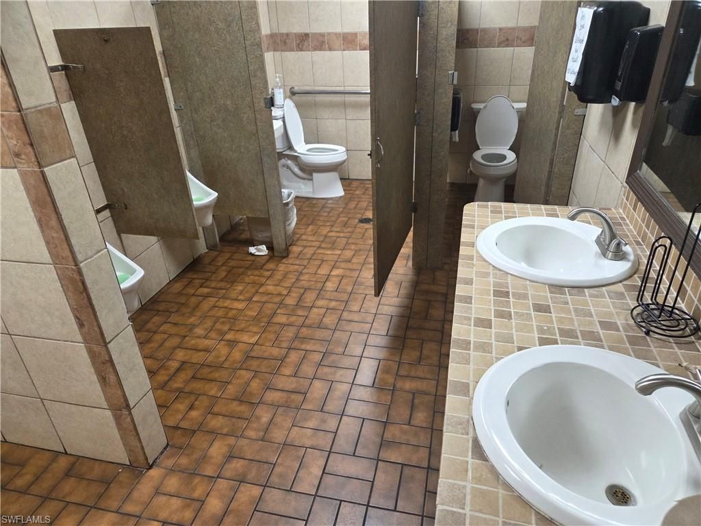 1303 Del Prado Blvd S, Cape Coral, FL 33990 Photo