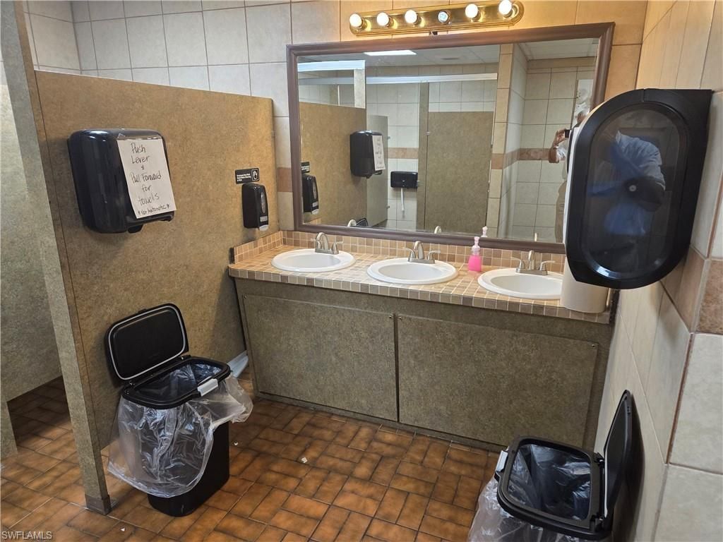 1303 Del Prado Blvd S, Cape Coral, FL 33990 Photo