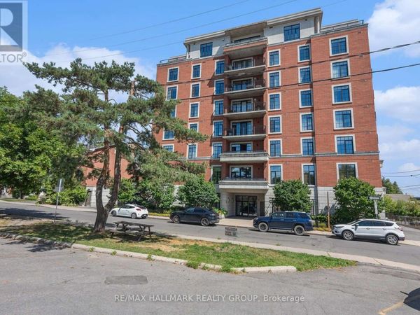 327 Breezehill Avenue South, Unit 205, Ottawa, ON K1Y1R6