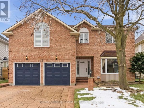 15 Wellfleet Crescent , Ottawa, ON K2J2Y3