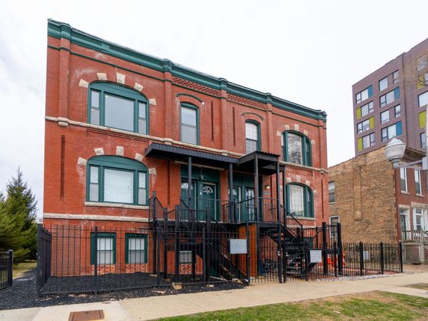 4326 S Calumet Avenue , Chicago, IL 60653