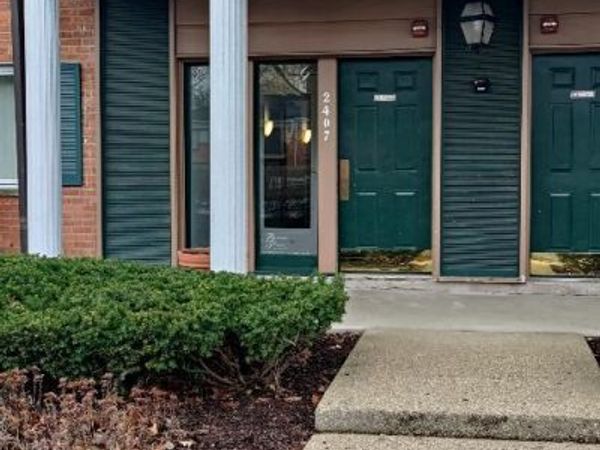 Unit 105, Arlington Heights, IL 60005