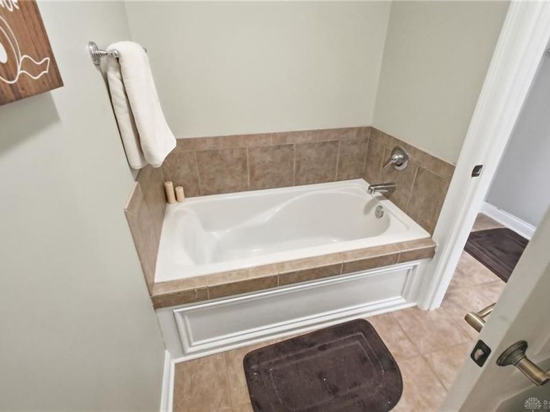 432 Shaw Farm Lane, Kettering, OH 45429 Photo 18