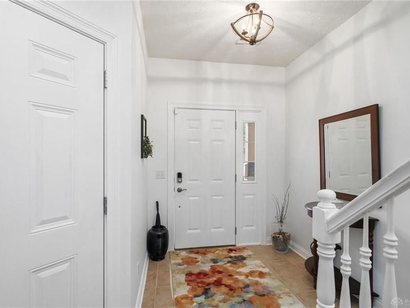 432 Shaw Farm Lane, Kettering, OH 45429 Photo 2