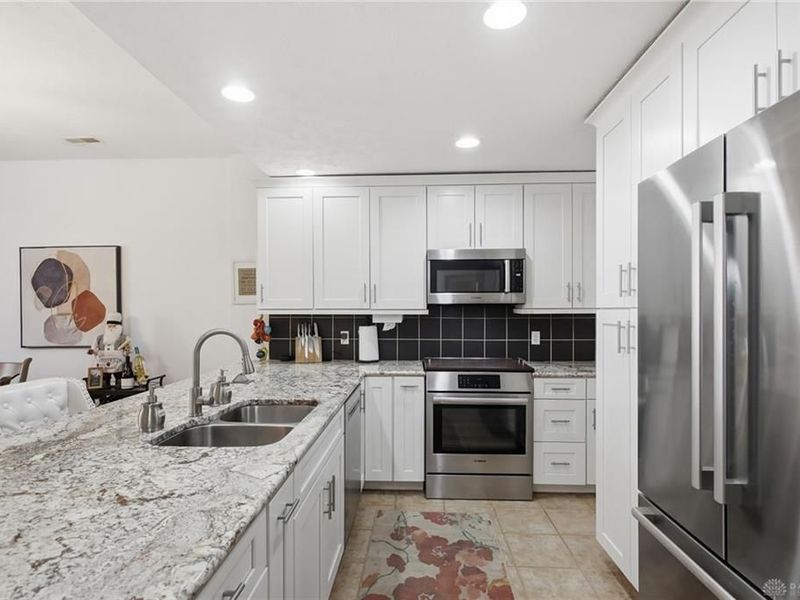 432 Shaw Farm Lane, Kettering, OH 45429 Photo 6