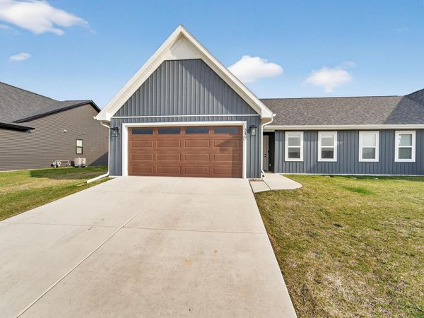 340 Lilac Lane, Stoughton, WI 53589