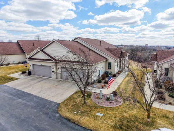 2714 Century Ct NE, Rochester, MN 55906