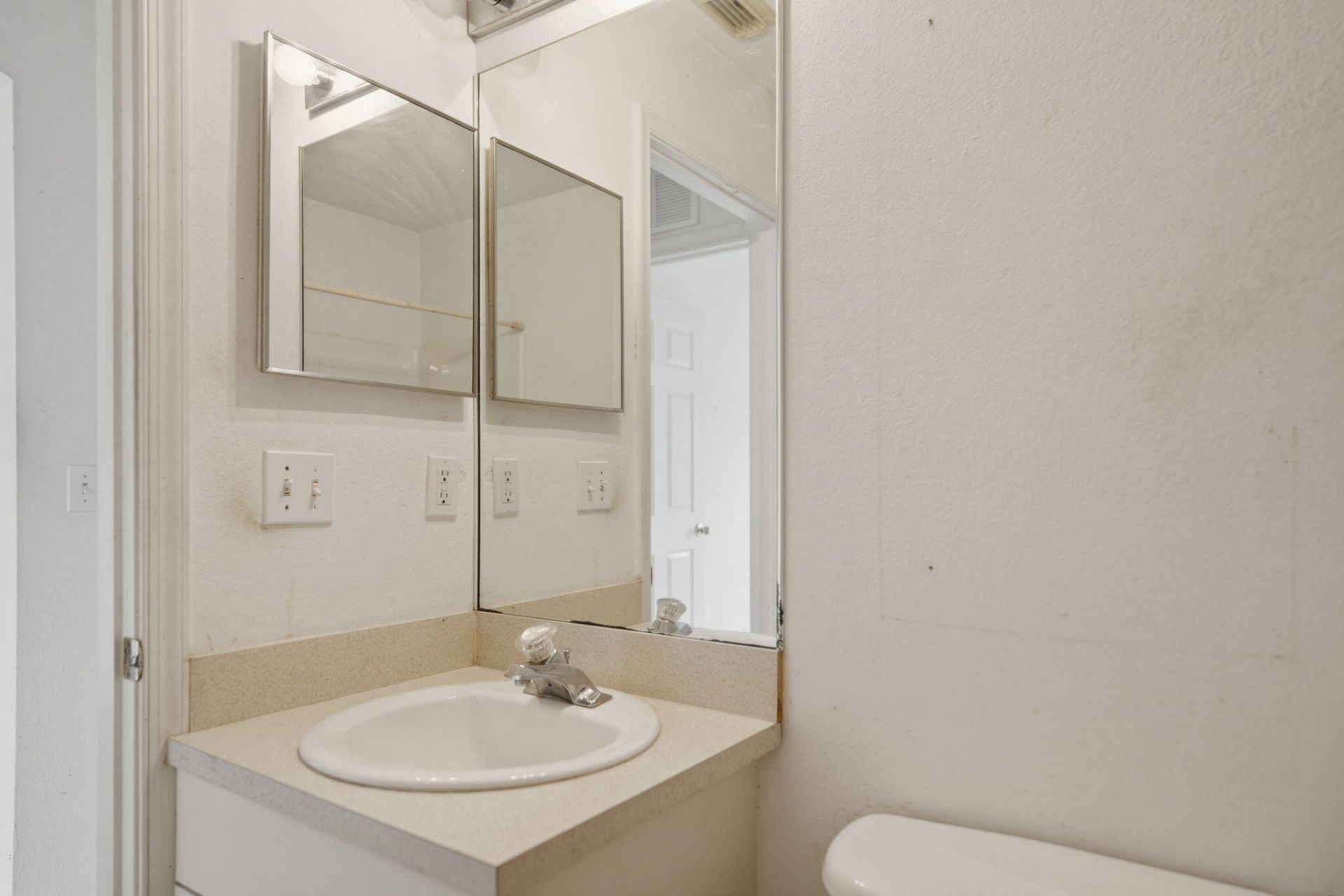 1566 SE Sutton Street, Port Saint Lucie, FL 34983 Photo