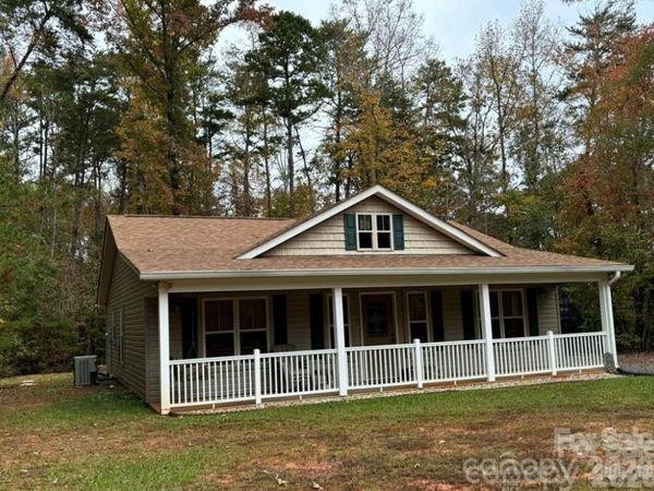 369 Pinecrest Circle , Troy, NC 27371