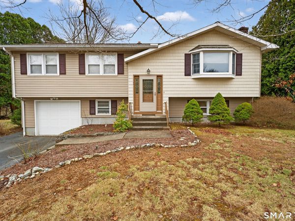 4 Tra Mart, Montville, CT 06382