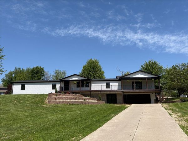 714 Regal Ridge Court, Lisbon, IA 52253
