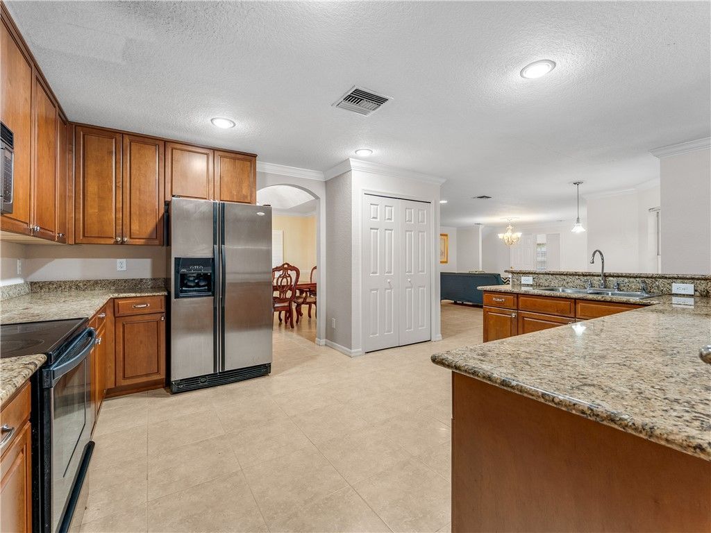 430 SE Thanksgiving Avenue, Port Saint Lucie, FL 34984 Photo