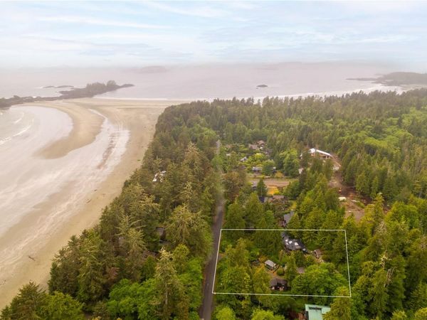 1364 Chesterman Beach Rd, Tofino, BC V0R 2Z0