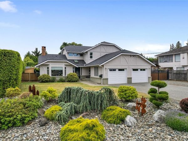 870 Cavin Rd, French Creek, BC V9P 1Z9