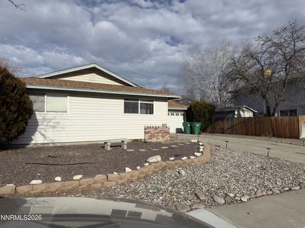 950 Sage View Drive, Sparks, NV 89434