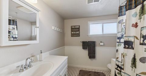 1089 Bowers Avenue, South Lake Tahoe, CA 96150 Photo