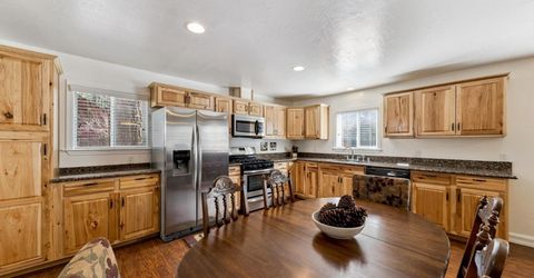 1089 Bowers Avenue, South Lake Tahoe, CA 96150 Photo