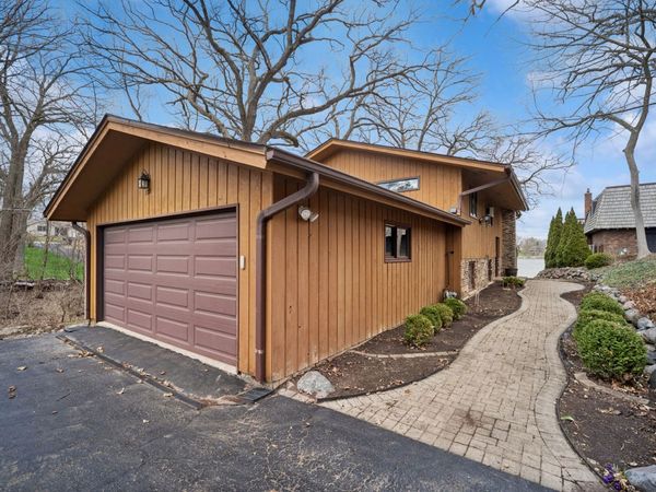 128 Hickory Road , Lake In The Hills, IL 60156