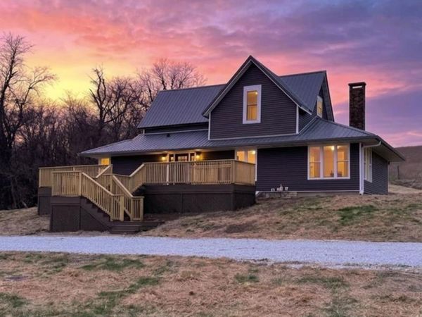 28381 202Nd Avenue, Sigourney, IA 52591