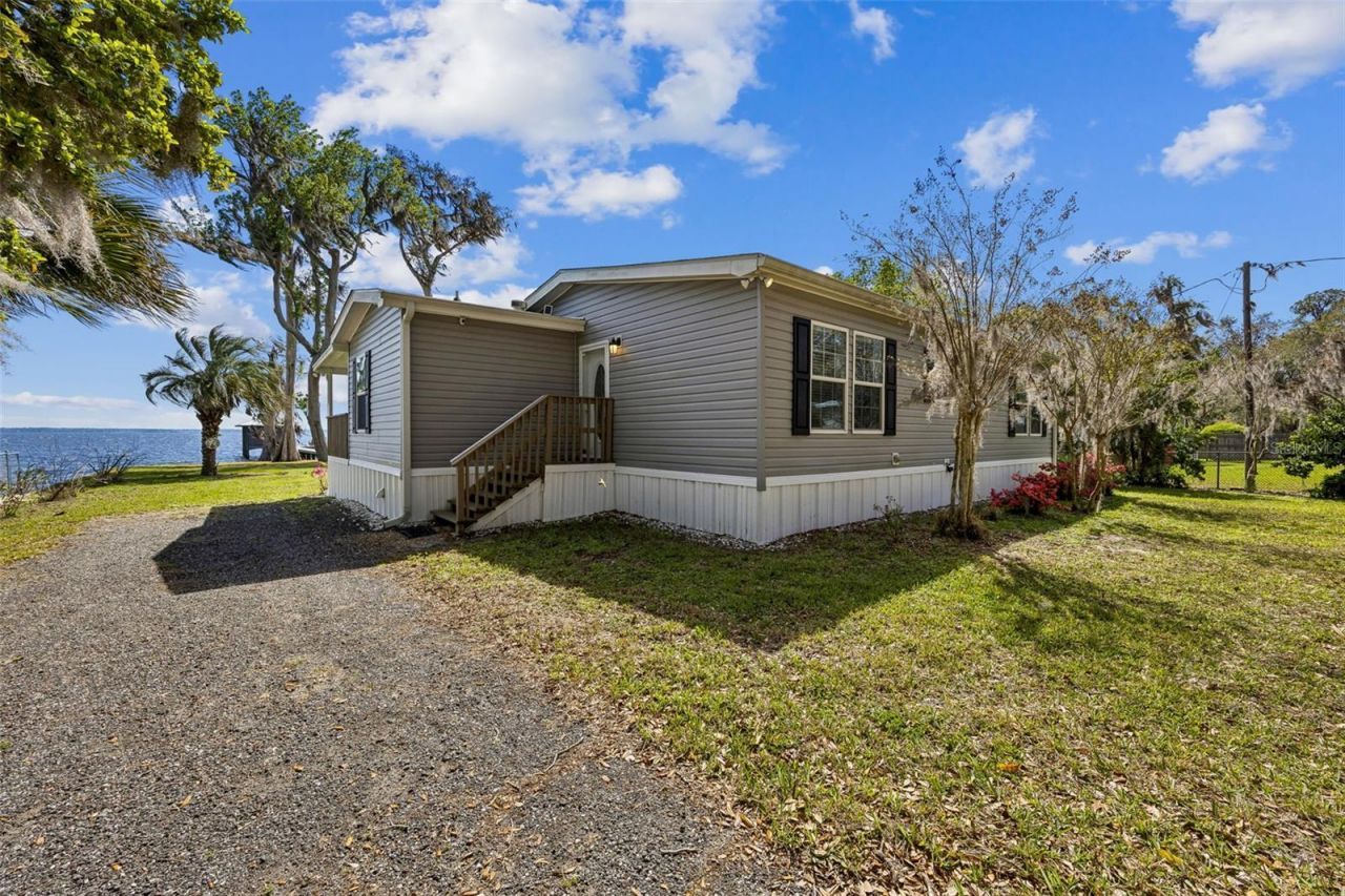 108 Sandra Lane , Crescent City, FL 32112 Photo