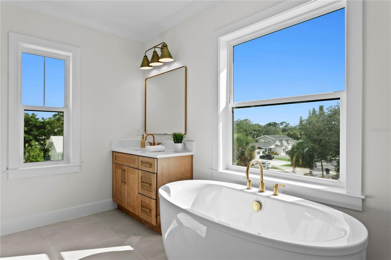 1851 Mississippi Avenue Ne, Saint Petersburg, FL 33703 Photo