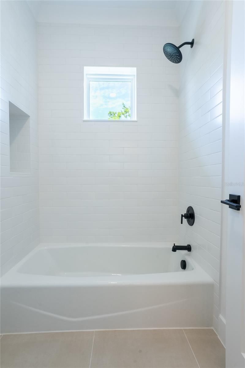 1851 Mississippi Avenue Ne, Saint Petersburg, FL 33703 Photo